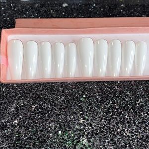 Snow White press on nails set